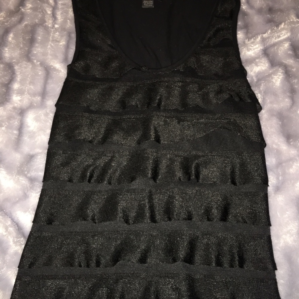 black ruffle tank top